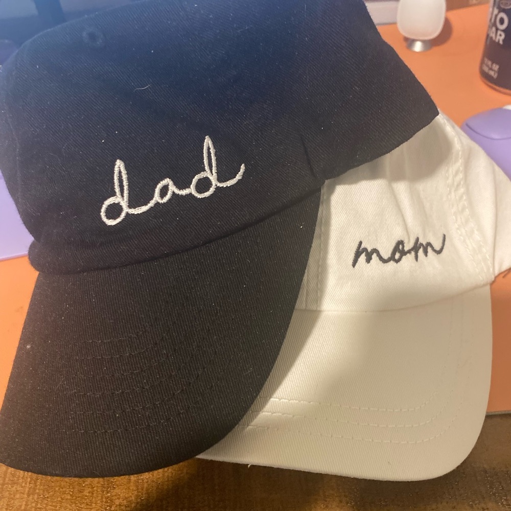 Mom and Dad pregnancy announcement hats. NWOT